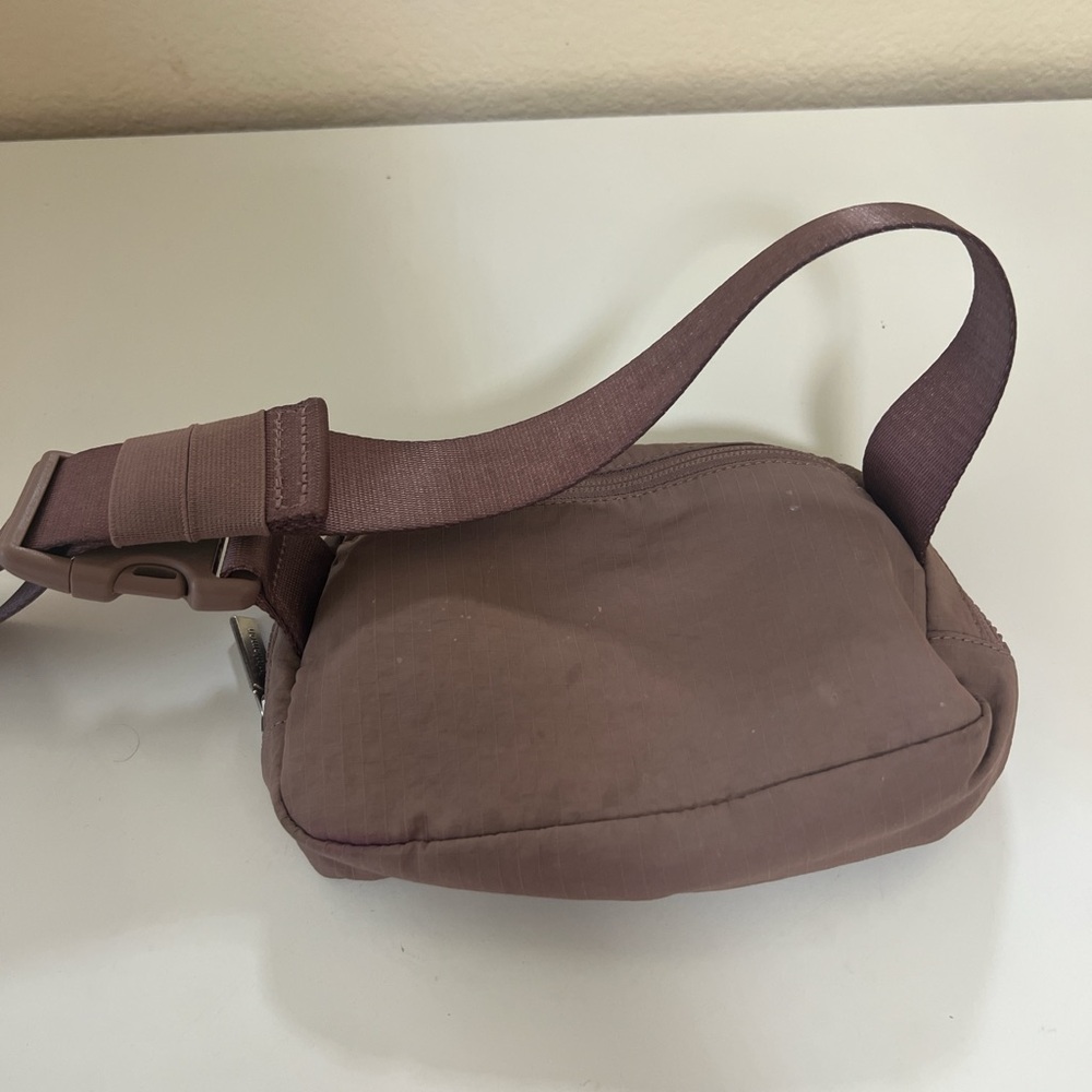 Lululemon belt bag - Picture 2 of 3
